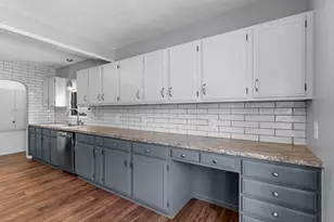 6240 W Broadway Ave, Brooklyn Park, MN 55428 - Photo 9