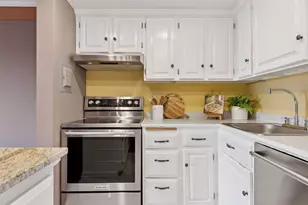 400 Groveland Ave, Minneapolis, MN 55403 - Photo 9