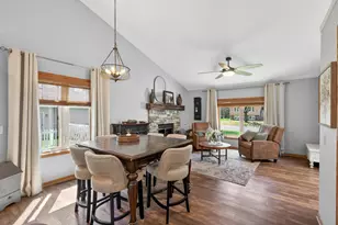 2541 Emerald Ln, Shakopee, MN 55379 - Photo 3