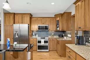 10590 Watersedge Ln, Woodbury, MN 55129 - Photo 35