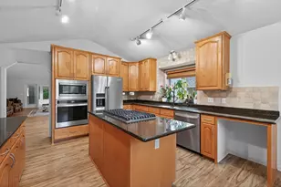 10417 Fawns Way, Eden Prairie, MN 55347 - Photo 7