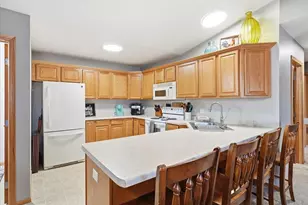 1137 Hidden Ln, New Richmond, WI 54017 - Photo 5