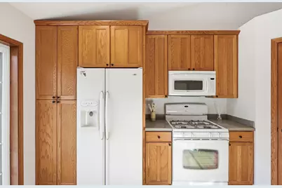 1554 Lincoln Park Drive, South Saint Paul, MN 55075 - Photo 11