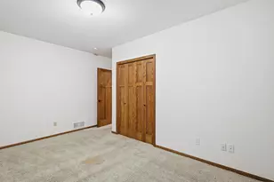 1554 Lincoln Park Dr, South Saint Paul, MN 55075 - Photo 23