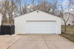 395 Eldridge Ave W, Roseville, MN 55113 - Photo 33