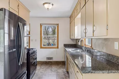 395 Eldridge Avenue W, Roseville, MN 55113 - Photo 9