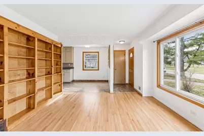 395 Eldridge Avenue W, Roseville, MN 55113 - Photo 5