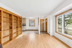 395 Eldridge Ave W, Roseville, MN 55113 - Photo 5