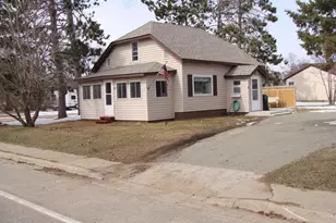 621 Wisconsin Ave SW, Staples, MN 56479 - Photo 1