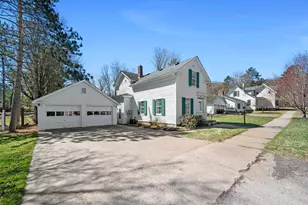 361 Plateau St, Taylors Falls, MN 55084 - Photo 3