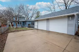 616 Range St, North Mankato, MN 56003 - Photo 3