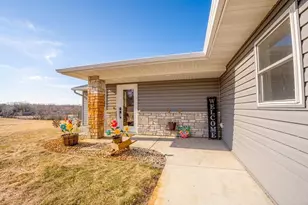 101 Meadow Ln, New London, MN 56273 - Photo 5