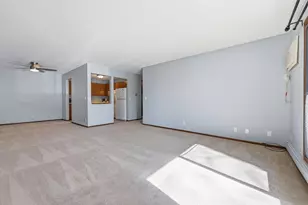 11160 Anderson Lakes Pkwy, Eden Prairie, MN 55344 - Photo 11