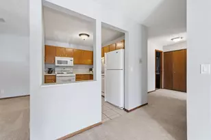 11160 Anderson Lakes Pkwy, Eden Prairie, MN 55344 - Photo 21