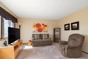 8751 Maplebrook Pkwy N, Brooklyn Park, MN 55445 - Photo 9