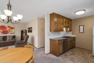 8751 Maplebrook Pkwy N, Brooklyn Park, MN 55445 - Photo 15