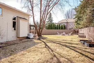 129 Hemlock Pl, Vadnais Heights, MN 55127 - Photo 13