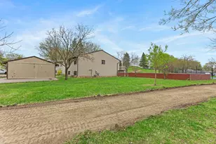 7821 Rimbley Rd, Woodbury, MN 55125 - Photo 5