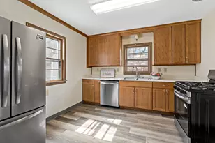 825 Kansas Ave, Saint Paul, MN 55107 - Photo 5