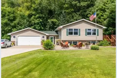 25358 Highway 60, Wabasha, MN 55981 - Photo 1