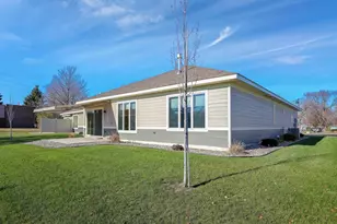 1286 Jefferson Ct, Shakopee, MN 55379 - Photo 49