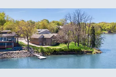 4033 Silver Lake Terrace NE, Saint Paul, MN 55421 - Photo 5