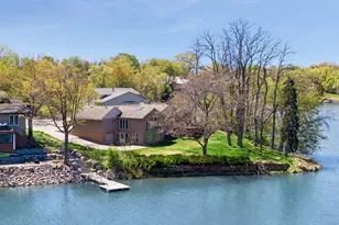 4033 Silver Lake Terrace NE, Saint Paul, MN 55421 - Photo 5