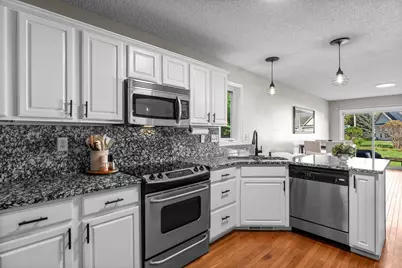 291 Appleblossom Lane E, Shakopee, MN 55379 - Photo 13