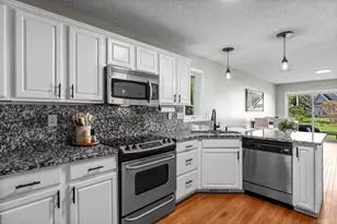 291 Appleblossom Ln E, Shakopee, MN 55379 - Photo 13