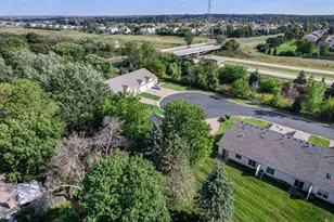 291 Appleblossom Ln E, Shakopee, MN 55379 - Photo 37