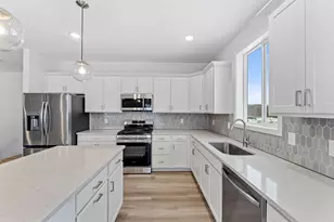 1251 Trail Way, New Richmond, WI 54017 - Photo 7