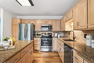 5454 Sanibel Dr, Hopkins, MN 55343 - Photo 9