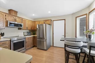 2741 River Hills Dr S, Burnsville, MN 55337 - Photo 11