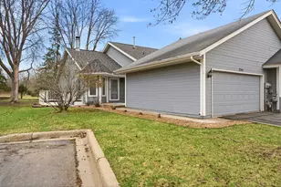 2741 River Hills Dr S, Burnsville, MN 55337 - Photo 3
