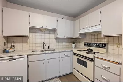 26 10th Street W #601, Saint Paul, MN 55102 - Photo 5