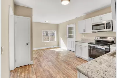 307 10th Street N, Moorhead, MN 56560 - Photo 3