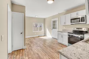 307 10th St N, Moorhead, MN 56560 - Photo 3