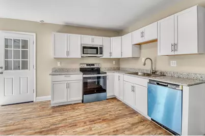 307 10th Street N, Moorhead, MN 56560 - Photo 5