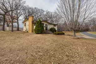 7901 Winsdale Street N, Golden Valley, MN 55427 - Photo 27