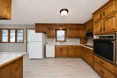 7901 Winsdale Street N, Golden Valley, MN 55427 - Photo 5