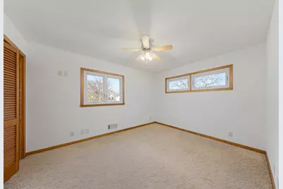 814 W Skaro Street, Saint Peter, MN 56082 - Photo 11