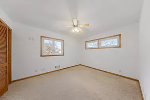 814 W Skaro St, Saint Peter, MN 56082 - Photo 11