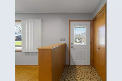 814 W Skaro Street, Saint Peter, MN 56082 - Photo 3