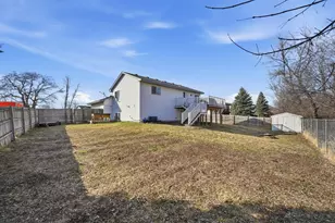601 Horseshoe Ln, Braham, MN 55006 - Photo 7