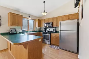 1523 4th St N, South Saint Paul, MN 55075 - Photo 5