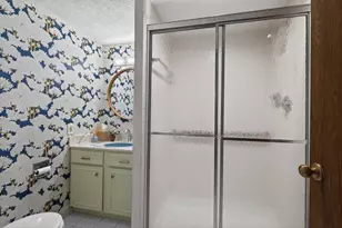 10223 Scarborough Rd, Bloomington, MN 55437 - Photo 21