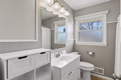 1713 Independence Avenue N, Golden Valley, MN 55427 - Photo 15
