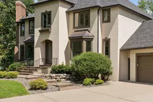 8803 Cove Pointe Rd, Eden Prairie, MN 55347 - Photo 9