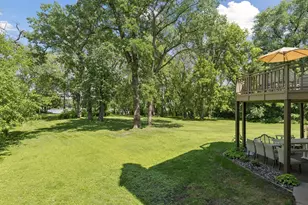 8803 Cove Pointe Rd, Eden Prairie, MN 55347 - Photo 37