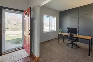 473 Amberg Ln, Chaska, MN 55318 - Photo 15